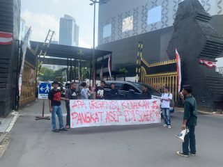 Mahasiswa Menuntut Transparansi ; Apa Dasar Kenaikan Pangkat Komjen Asep Edi Suheri?