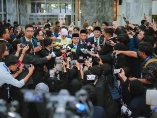 DPR Sampaikan Duka Gempa NTT, Koordinasikan Bantuan-Evakuasi Korban