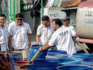 Kekeringan Melanda, Gerindra Serang Bersama TIDAR Banten Distribusikan 80.000 Liter Air Bersih ke 8 Desa