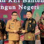 Dukung Program 3 Juta Rumah, Gubernur Andra Soni Raih Penghargaan dari REI Banten