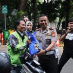 Sabtu Bahagia Bersama Ojol, Kapolda Metro Jaya Sapa Pengemudi dan Ajak Peduli Kesehatan