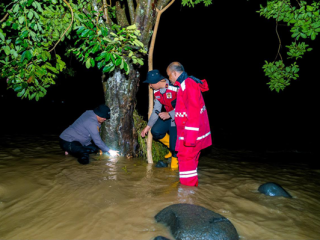 Polri Respon Cepat Musibah Banjir Padang, Kerahkan Personel dan Dirikan Posko Kesehatan